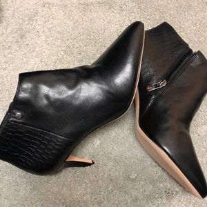 BN Antonio Melani booties size 8 1/2